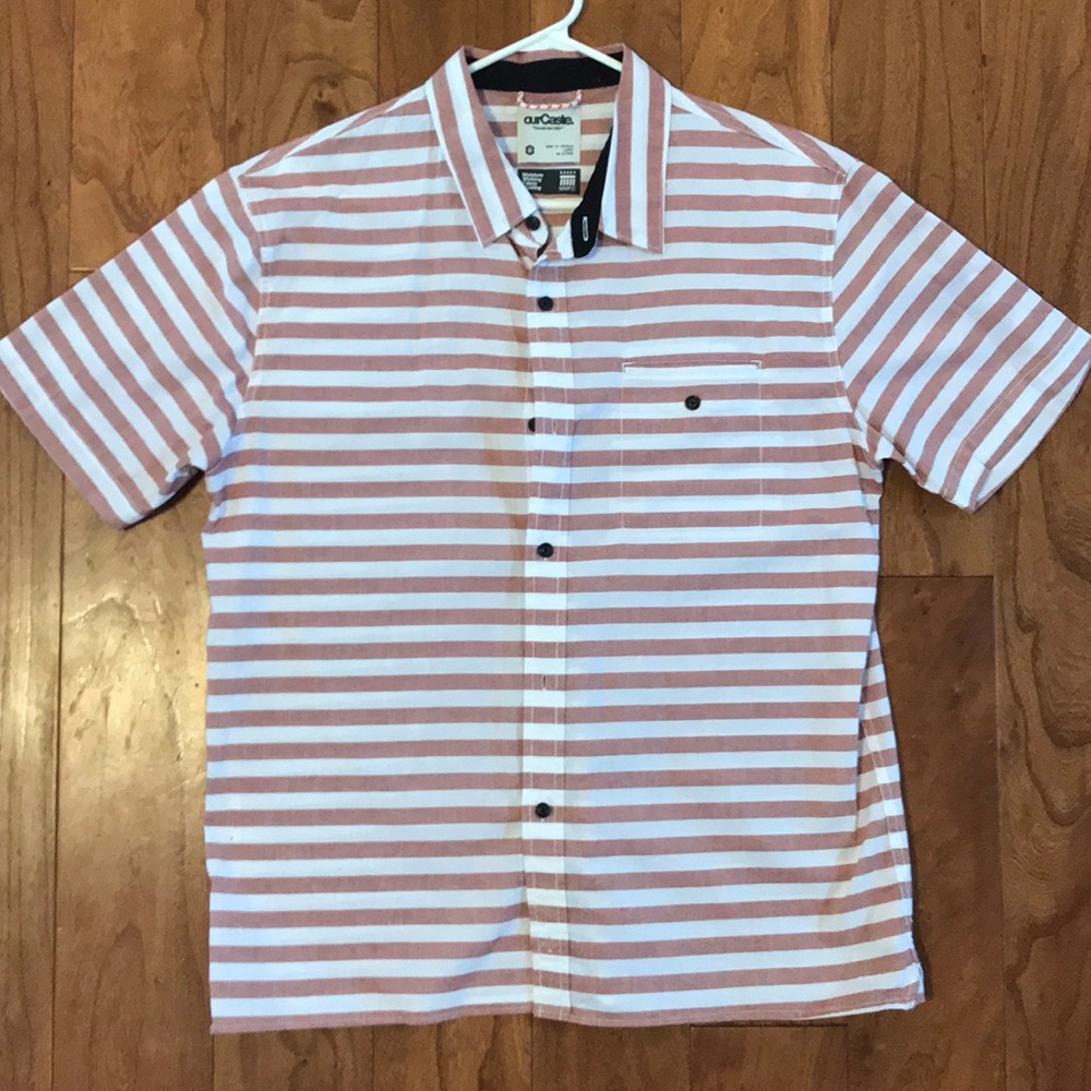 NWOT Our Castle SS shirt